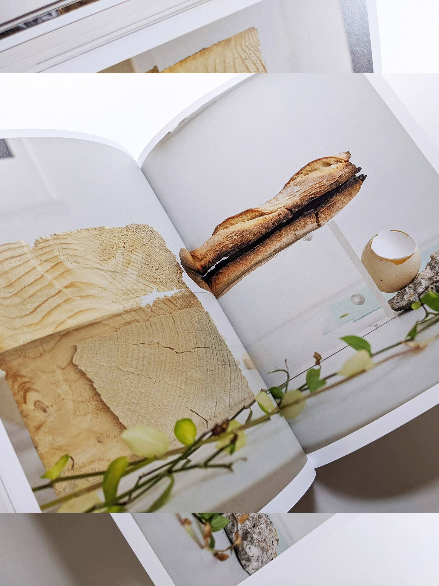 SOUND IS LIQUID / Wolfgang Tillmans