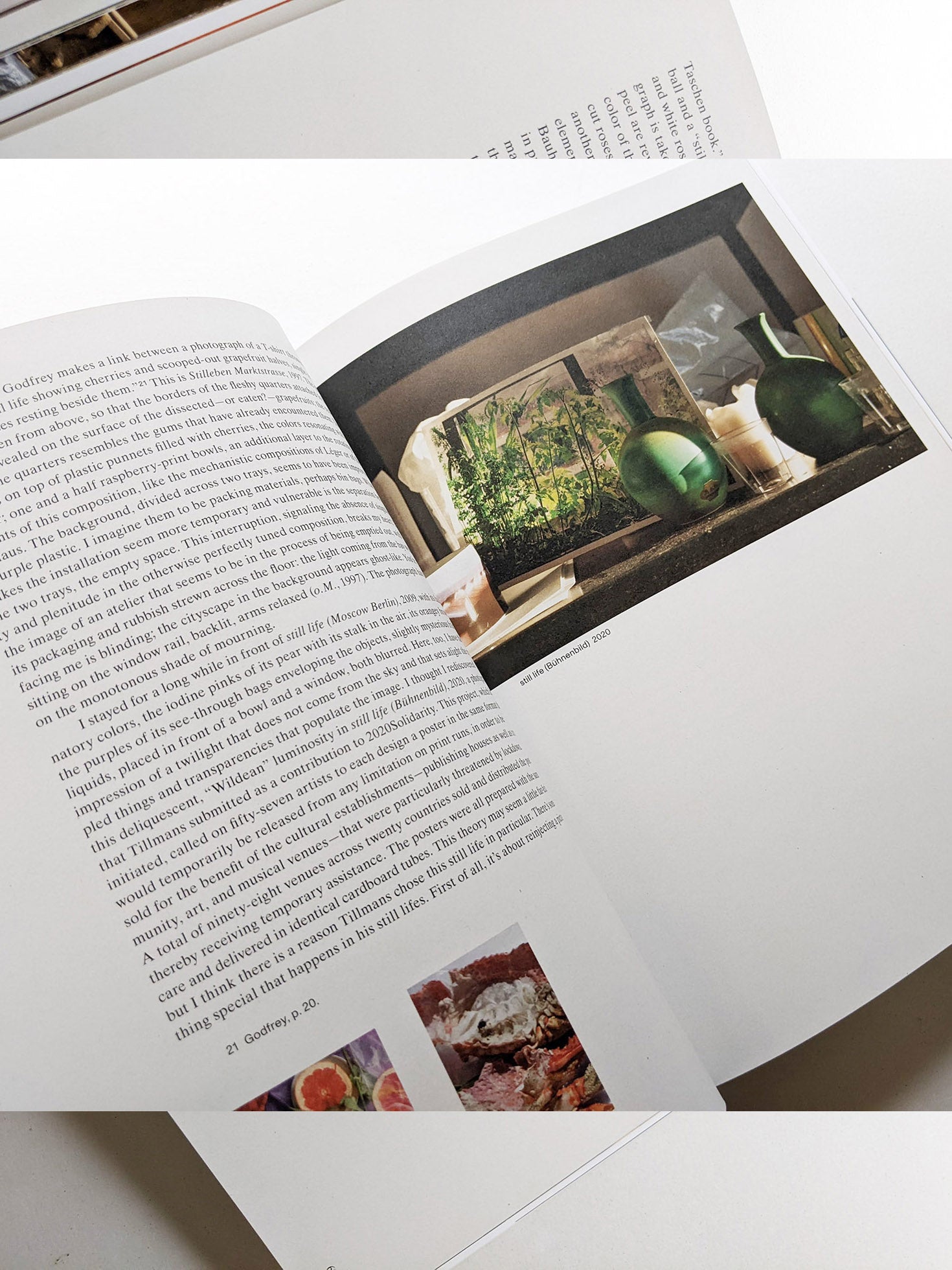 SOUND IS LIQUID / Wolfgang Tillmans