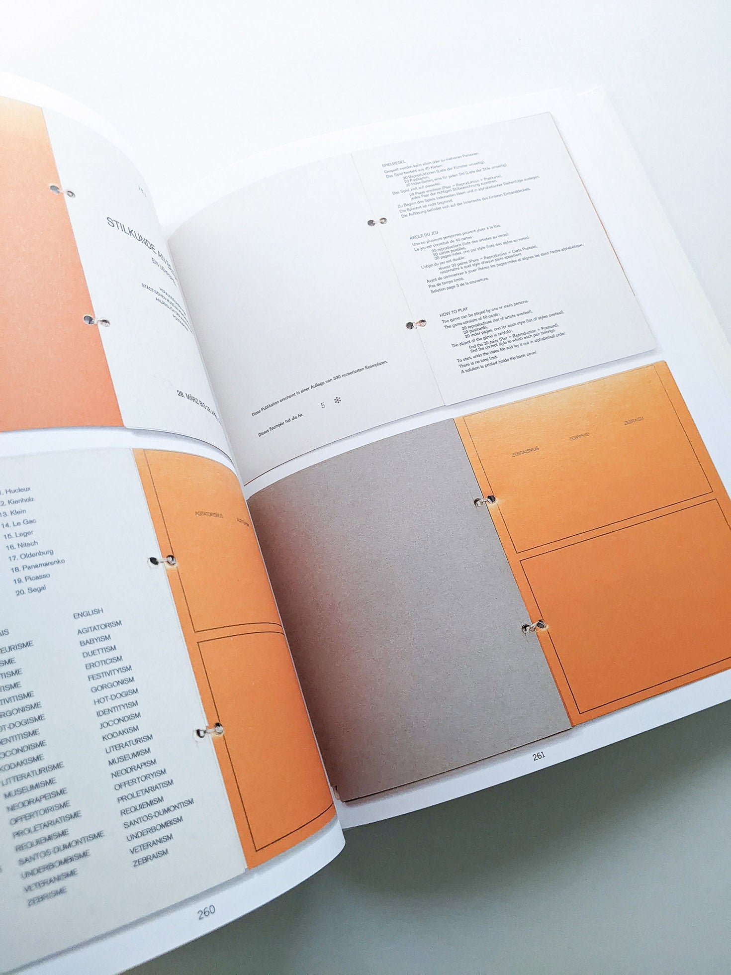 DIE KASSETTENKATALOGE DES STÄDTISCHEN MUSEUMS MÖNCHENGLADBACH