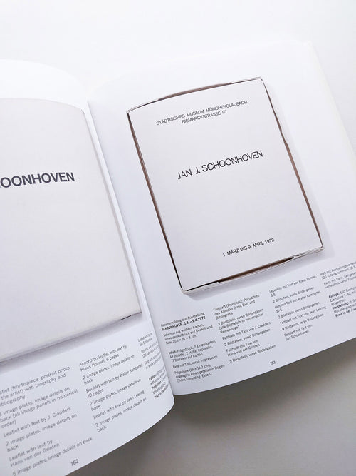 DIE KASSETTENKATALOGE DES STÄDTISCHEN MUSEUMS MÖNCHENGLADBACH