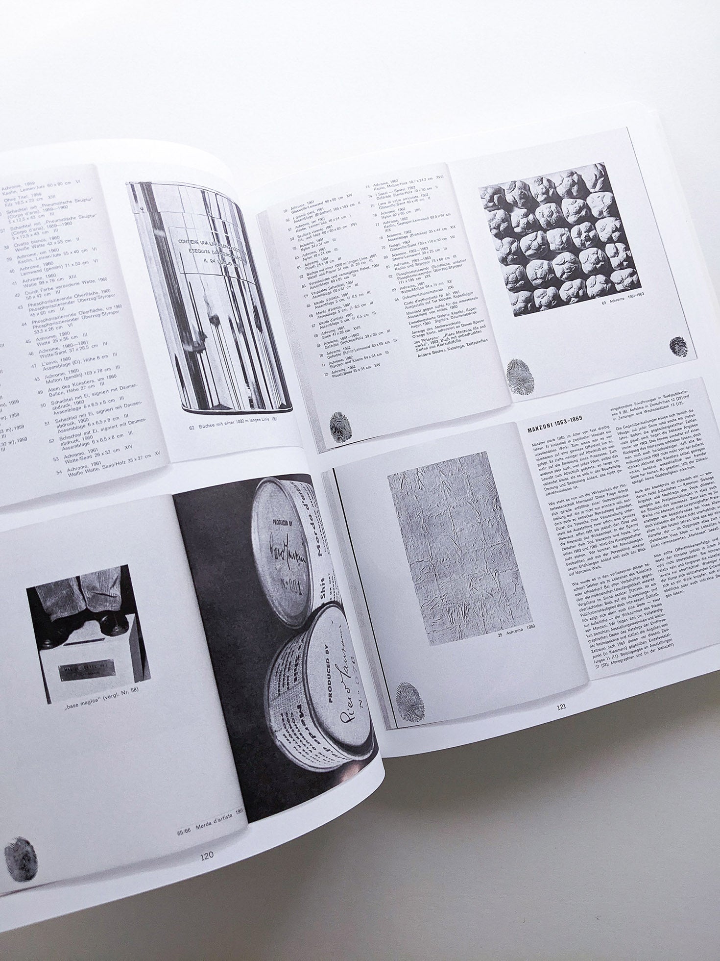 DIE KASSETTENKATALOGE DES STÄDTISCHEN MUSEUMS MÖNCHENGLADBACH