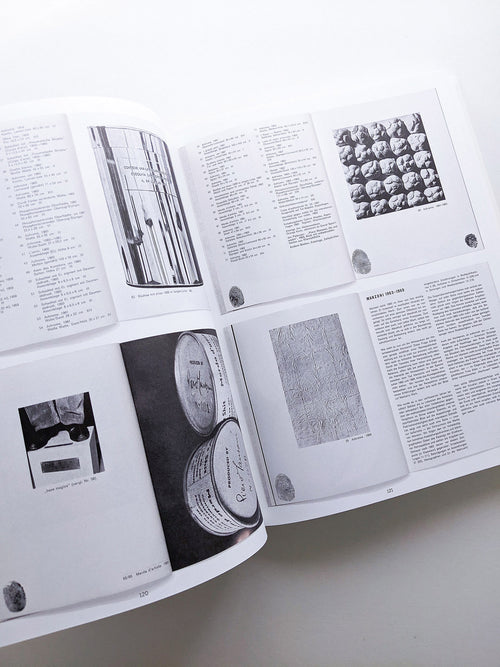 DIE KASSETTENKATALOGE DES STÄDTISCHEN MUSEUMS MÖNCHENGLADBACH