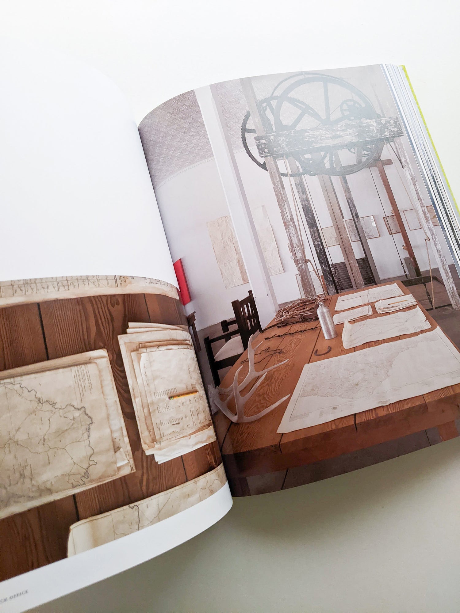 Donald Judd Spaces / Donald Judd