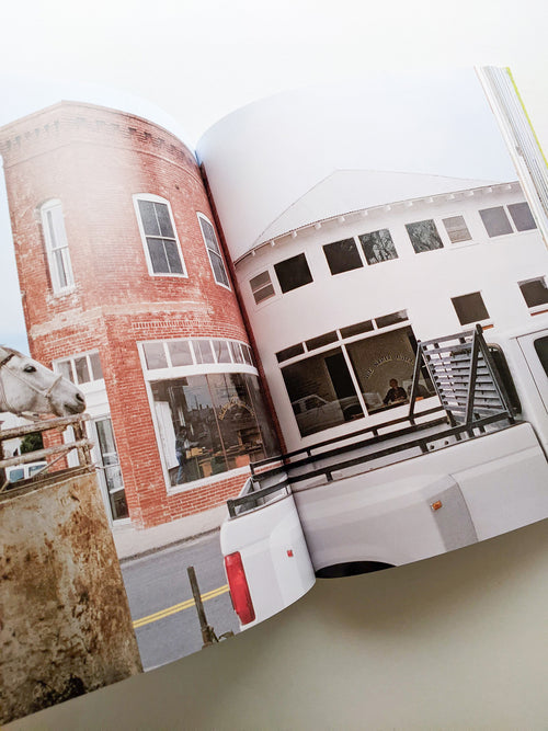 Donald Judd Spaces / Donald Judd