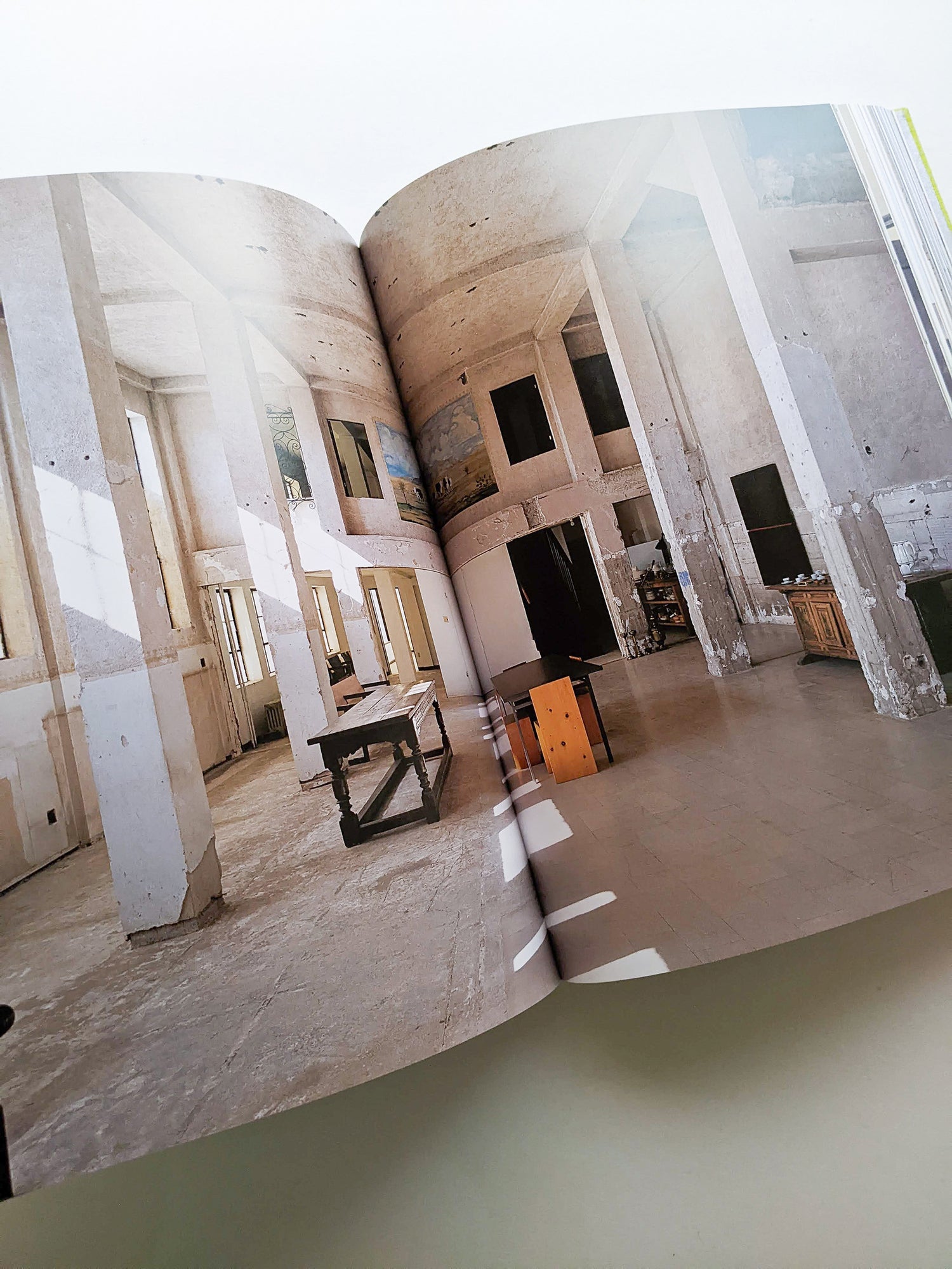 Donald Judd Spaces / Donald Judd