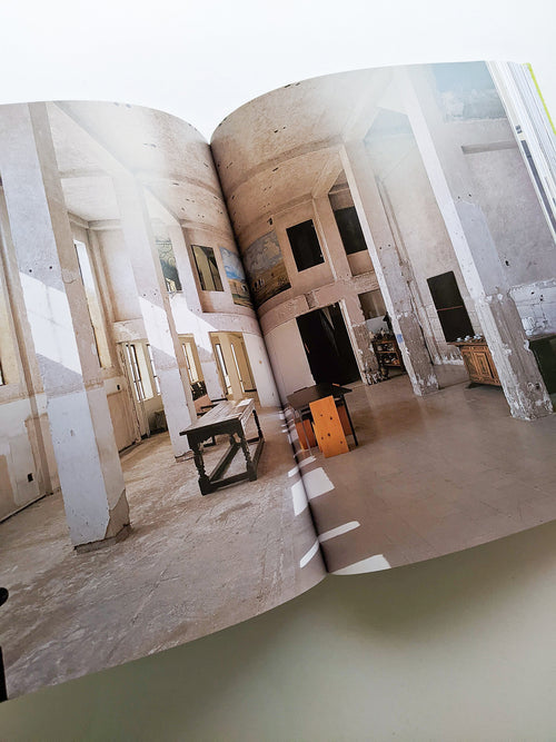 Donald Judd Spaces / Donald Judd