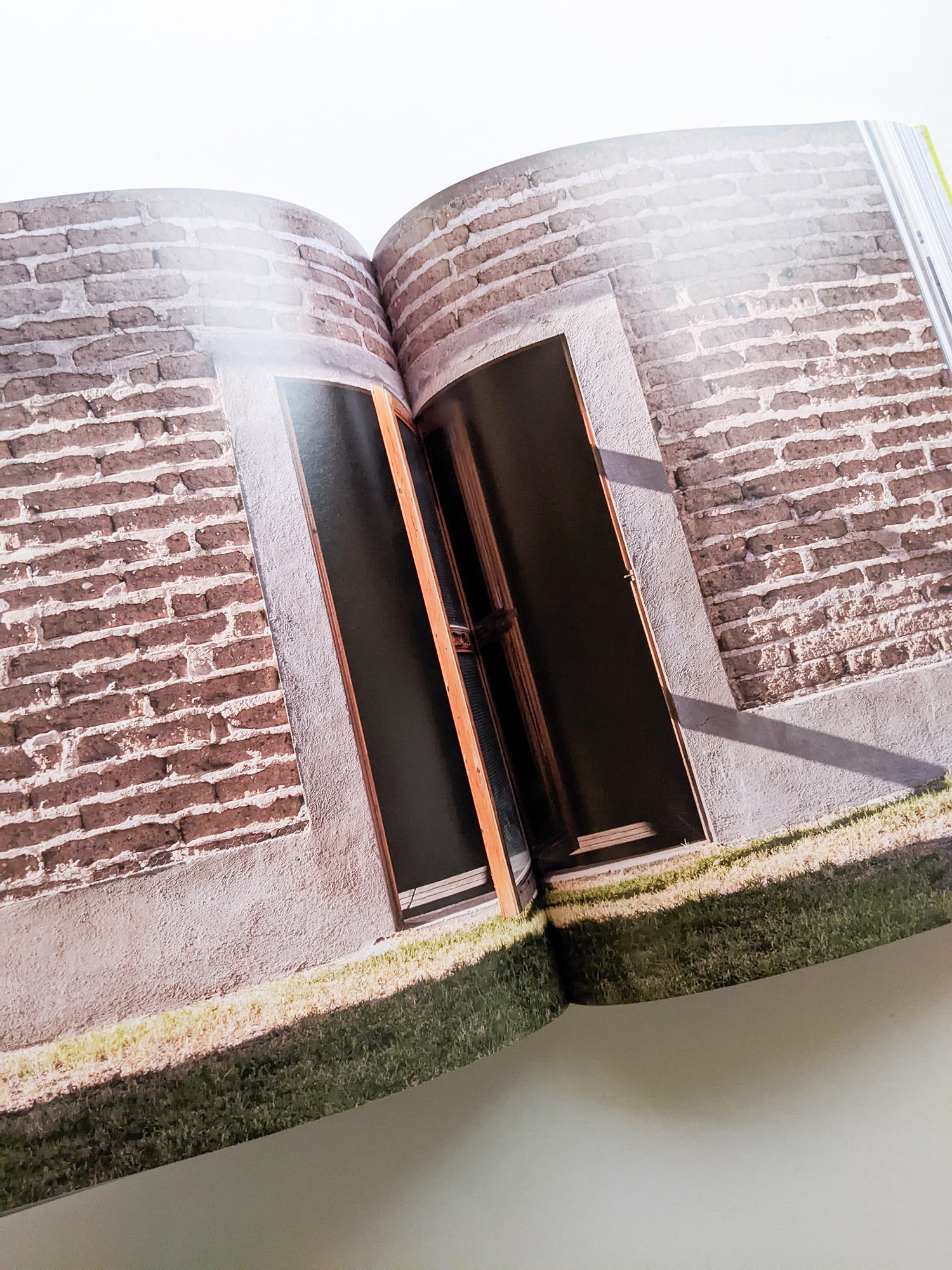 Donald Judd Spaces / Donald Judd