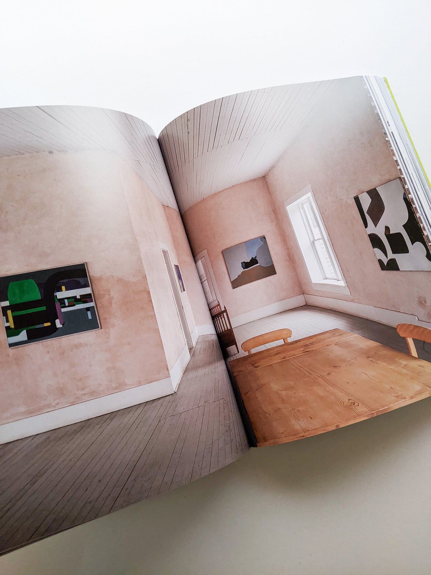 Donald Judd Spaces / Donald Judd