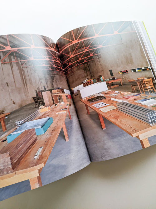 Donald Judd Spaces / Donald Judd