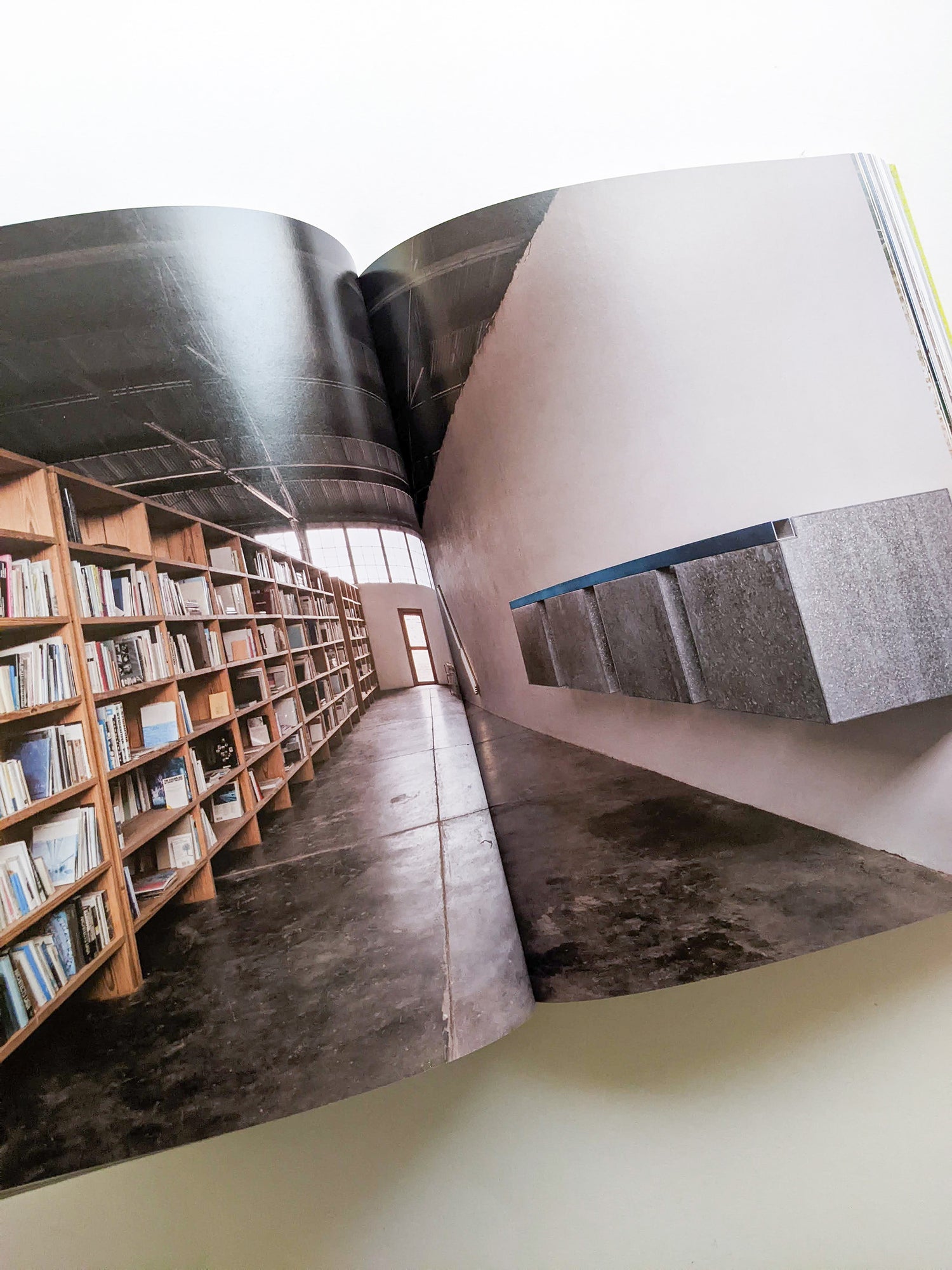 Donald Judd Spaces / Donald Judd
