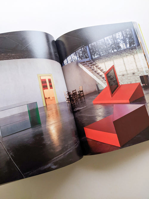 Donald Judd Spaces / Donald Judd