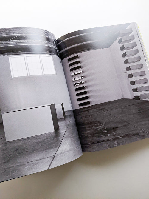 Donald Judd Spaces / Donald Judd