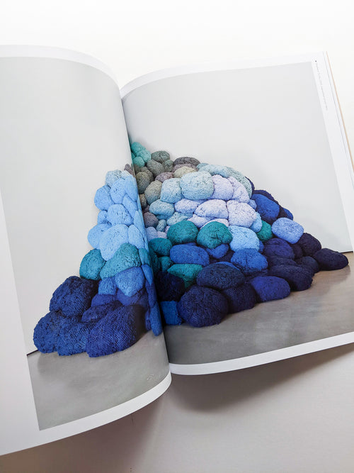 OFF GRID / Sheila Hicks