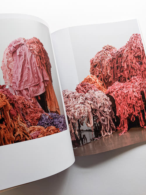 OFF GRID / Sheila Hicks