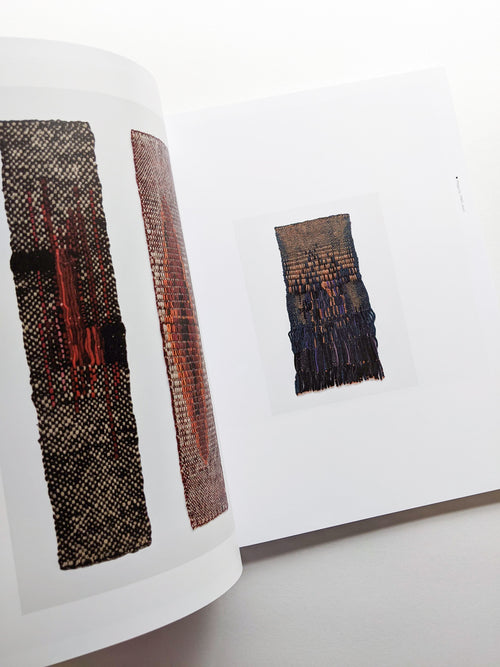 OFF GRID / Sheila Hicks