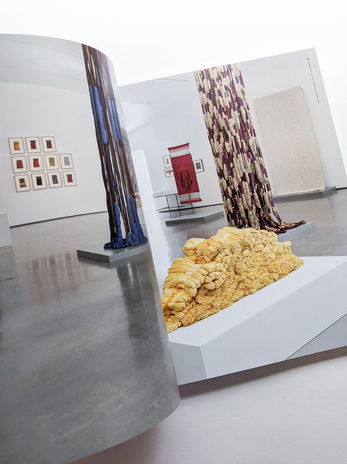 OFF GRID / Sheila Hicks