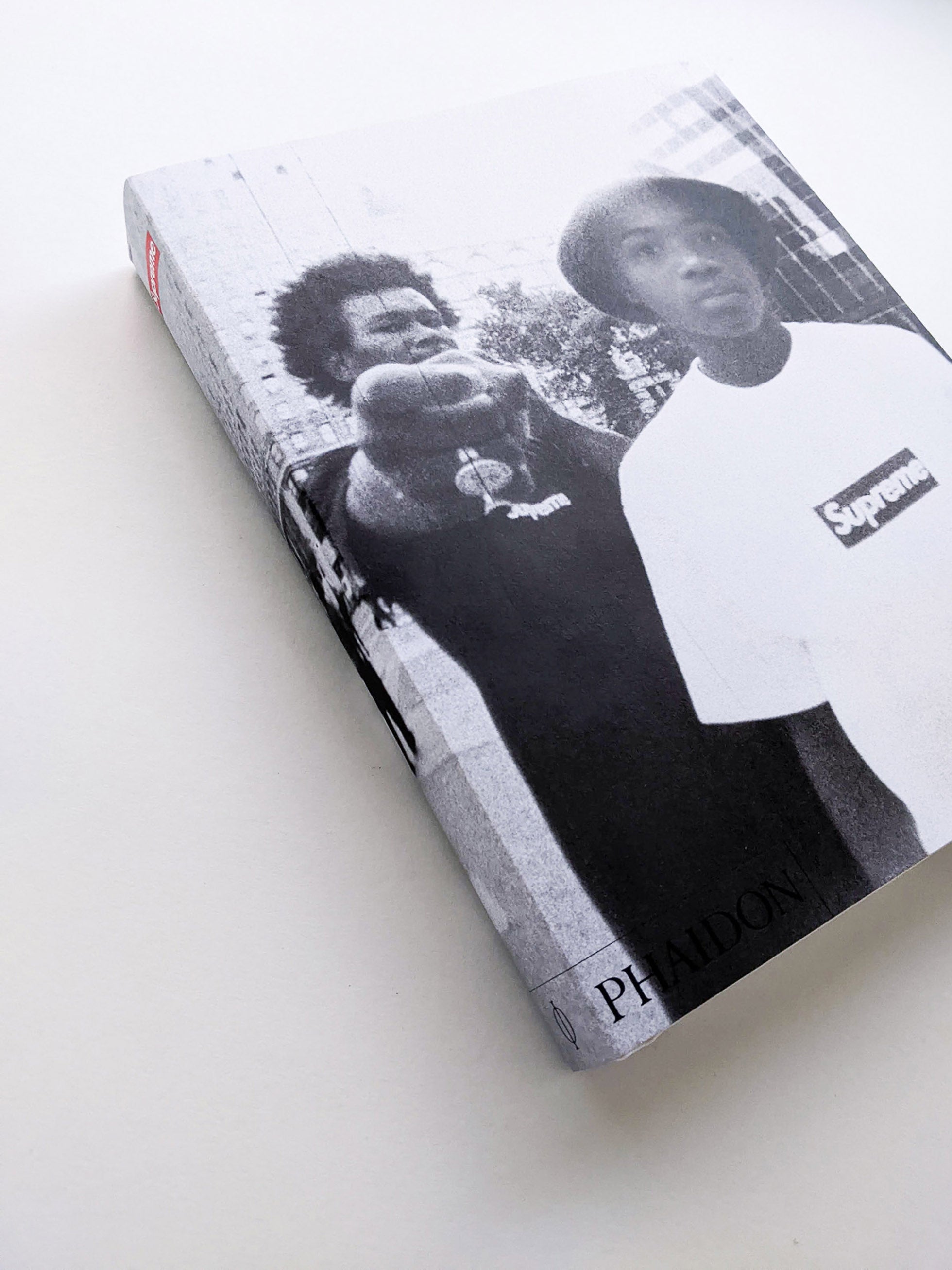 Supreme - 本屋青旗 Ao-Hata Bookstore