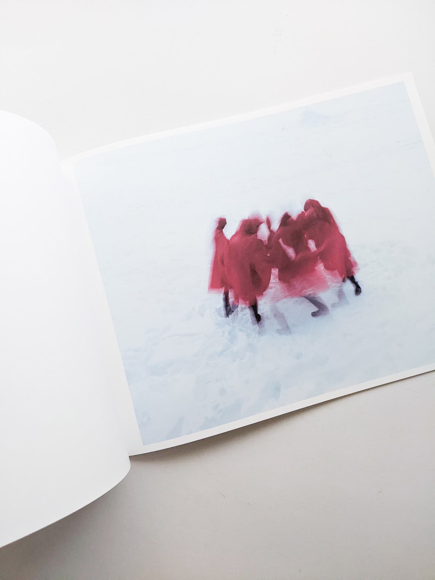 Assembly snow / Osamu Yokonami
