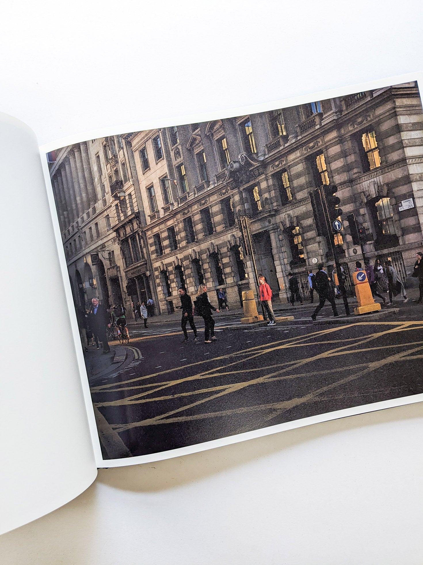 CROSS ROAD BLUES / Oli Kellett